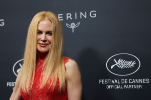 Nicole Kidman diz que quer se tornar ‘doula da morte’ após perda da mãe; entenda como é o trabalho de quem acompanha o fim da vida